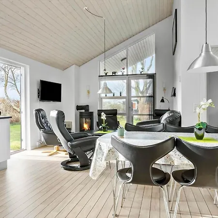 N330-karrebaeksminde-baekkene-224 *