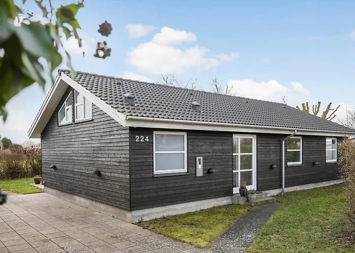 Semesterbostad N330-karrebaeksminde-baekkene-224 *